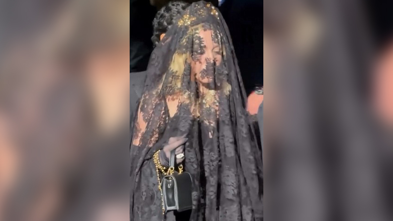 Μαντόνα: Η «βασίλισσα της ποπ» αποθεώθηκε στην εβδομάδα μόδας στο Μιλάνο