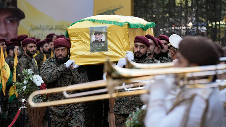 Με στρατιωτικές τιμές η κηδεία του Ιμπραχίμ Ακίλ, νο 2 της Χεζμπολάχ, στη Βηρυτό Με στρατιωτικές τιμές η κηδεία του Ιμπραχίμ Ακίλ, νο 2 της Χεζμπολάχ, στη Βηρυτό