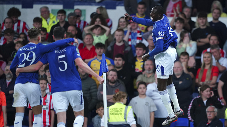 Αγγλία: Ο όμιλος Φρίντκιν αγοράζει την Έβερτον