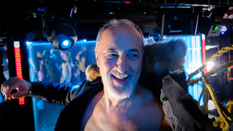 Ο Γιάννης Κακλέας σκηνοθετεί τους Θοδωρή Σκυφτούλη και Στέλιο Μάινα στον «Επιθεωρητή» του Νικολάι Γκόγκολ