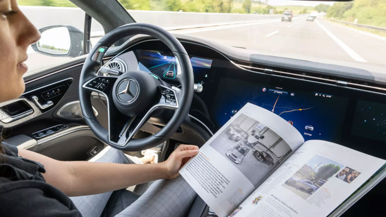 Η Mercedes πλέον προσφέρει Αυτόνομη οδήγηση επιπέδου 3 με ανώτατη ταχύτητα στα 95χλμ./ώρα