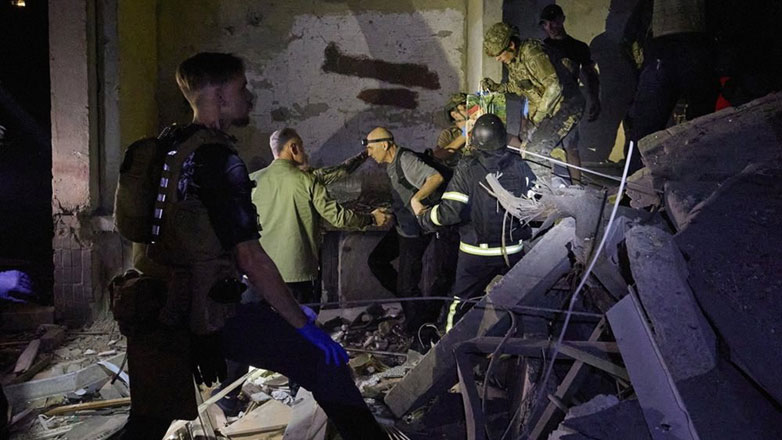 Ουκρανία: Τρεις νεκροί και 22 τραυματίες από ρωσική επίθεση σε πολυκατοικία στο Χάρκοβο