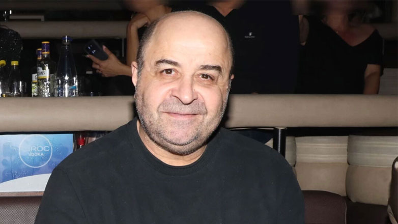 Μάρκος Σεφερλής: Η στιγμή που μπαίνει στο Ηρώδειο και το κοινό τον αποθεώνει