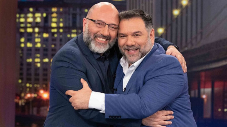 Σάκης Αρναούτογλου για τον υιοθετημένο γιο του: «Ρώτησαν και τον ίδιο, τον σπούδασα με έναν μισθό 900 ευρώ»