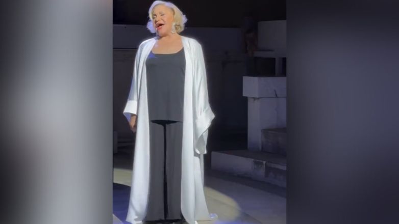 Μαρινέλλα: Η μεγαλειώδης ερμηνεία α καπέλα λίγο πριν καταρρεύσει