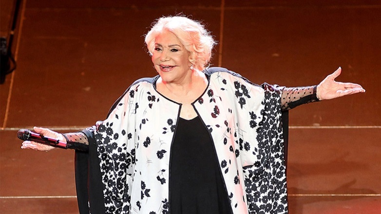 Κύμα ευχών και συμπαράστασης για την Μαρινέλλα στα social media