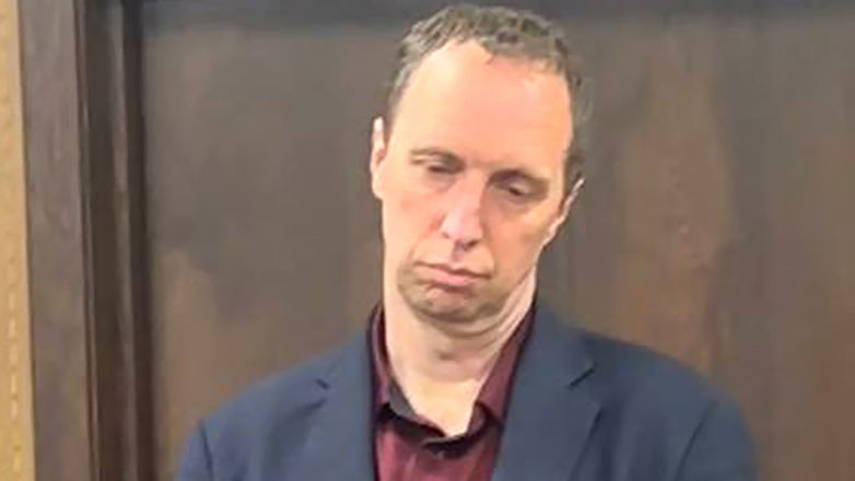 Αμερικανός κρατούμενος στη Ρωσία «αποκήρυξε» την υπηκοότητά του δηλώνοντας ότι «διώκεται πολιτικά» στις ΗΠΑ