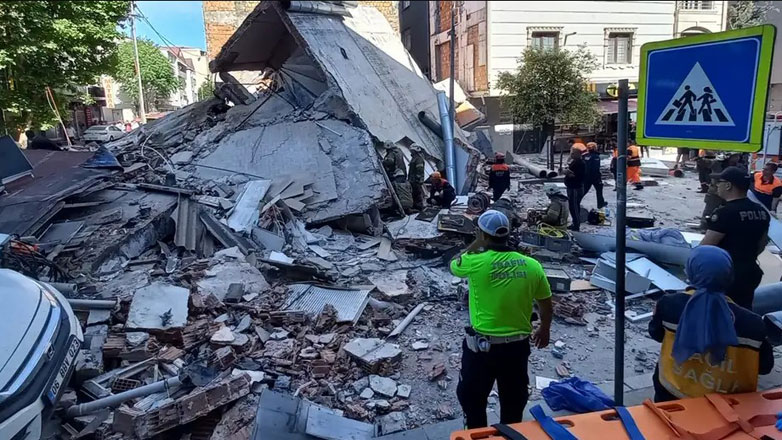 Ποινή «μαμούθ» σε εργολάβο στην Τουρκία για κατάρρευση πολυκατοικίας Ποινή «μαμούθ» σε εργολάβο στην Τουρκία για κατάρρευση πολυκατοικίας