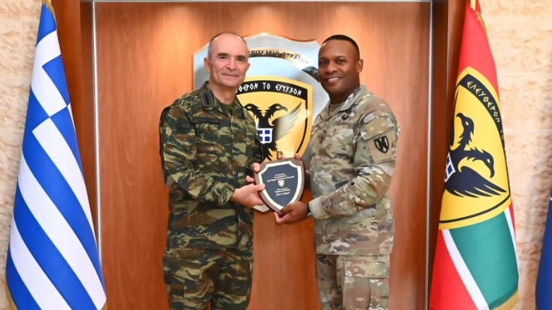 Επίσκεψη στο ΓΕΣ του διοικητή του 21st Theater Sustainment Command