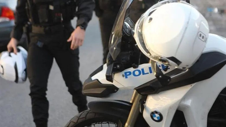 Συνελήφθησαν δύο άτομα για ληστείες με την απειλή μαχαιριού