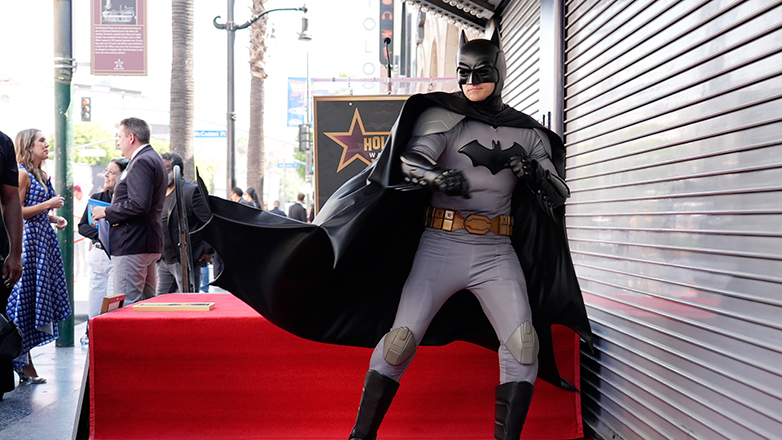 Ο Μπάτμαν απέκτησε αστέρι στη Λεωφόρο της Δόξας σε μια μοναδική τελετή