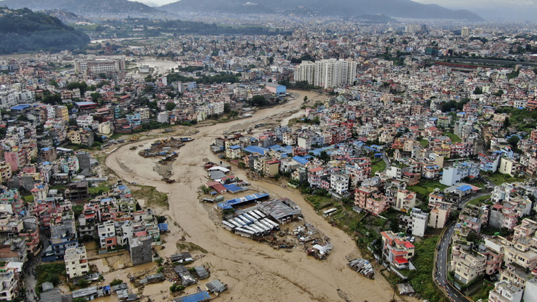 Νεπάλ: Περισσότεροι από 100 νεκροί και 64 αγνοούμενοι εξαιτίας πλημμυρών και κατολισθήσεων