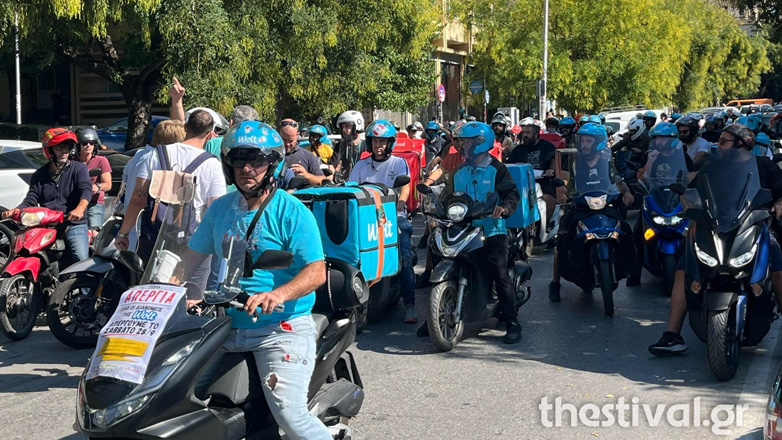 Μοτοπορεία διανομέων στο κέντρο της Θεσσαλονίκης