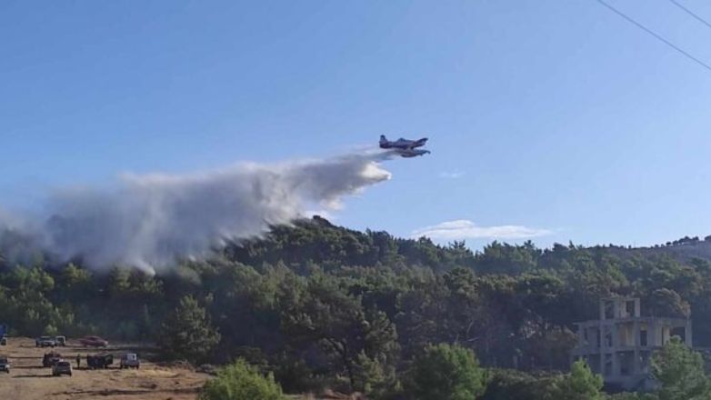 Πυρκαγιά στο Ξυλόκαστρο Κορινθίας – Καίει δασική έκταση