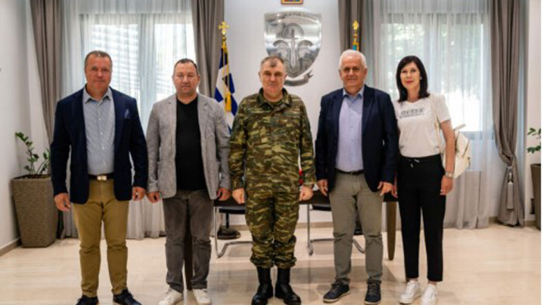 Δωρεά αυτόματου εξωτερικού απινιδωτή στο Δ΄Σώμα Στρατού