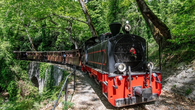 Καθημερινά δρομολόγια τουριστικών αμαξοστοιχιών Πηλίου και τον Σεπτέμβριο