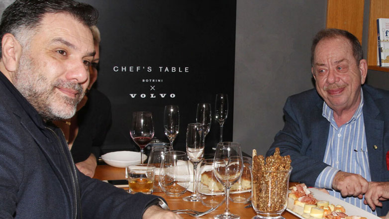 Ηλίας Μαμαλάκης για Αρναούτογλου: «Έχει στην ουσία 3 εκπομπές, στην τελευταία θα κουραστεί γιατί έχει παχύνει»