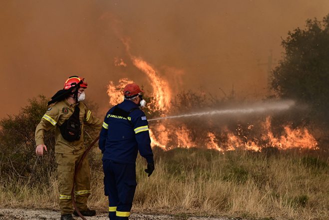 Φωτιά στη Μεγάλη Βόλβη Θεσσαλονίκης Φωτιά στη Μεγάλη Βόλβη Θεσσαλονίκης