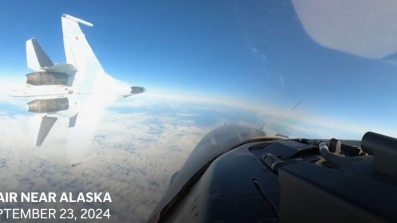 Αλάσκα: Ρωσικό Su-35 πέρασε σε απόσταση αναπνοής από αμερικανικό F-16