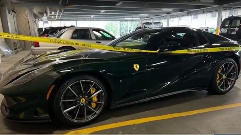 Έκλεψαν Ferrari αξίας 500.000 ευρώ, όμως τους βρήκαν λόγω των AirPod ακουστικών που ήταν στο ντουλαπάκι (Βίντεο)
