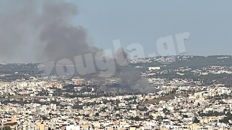 Κατασβέστηκε η φωτιά στις Αχαρνές επί της λεωφόρου Δημοκρατίας