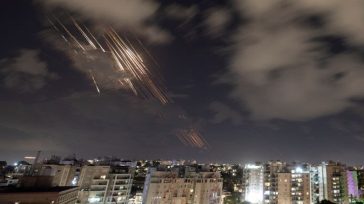 Οι ΗΠΑ εξετάζουν από κοινού με το Ισραήλ την ανταπόδοση στην επίθεση του Ιράν