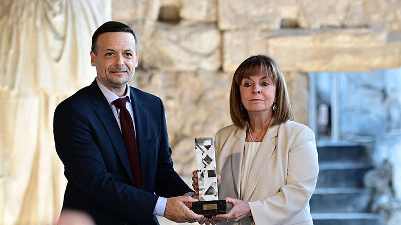 Η Σακελλαροπούλου παρέλαβε το «Βραβείο Δημοκρατίας της Πόλης των Αθηνών»