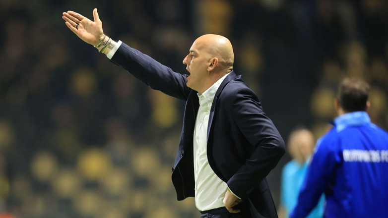 Super League: Πρόστιμο σε ΑΕΚ και Ολυμπιακό, απαγόρευση εισόδου στον Κοβάσεβιτς