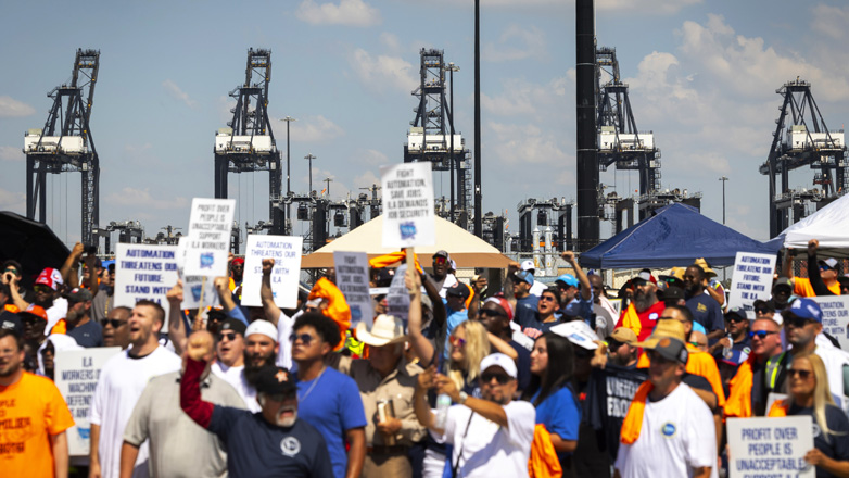 Τέλος της απεργίας των λιμενεργατών στις ΗΠΑ Τέλος της απεργίας των λιμενεργατών στις ΗΠΑ