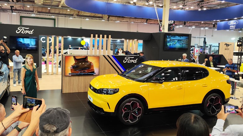 Ford: Η αποκάλυψη του νέου αμιγώς ηλεκτρικού εντυπωσιακού Capri – Video