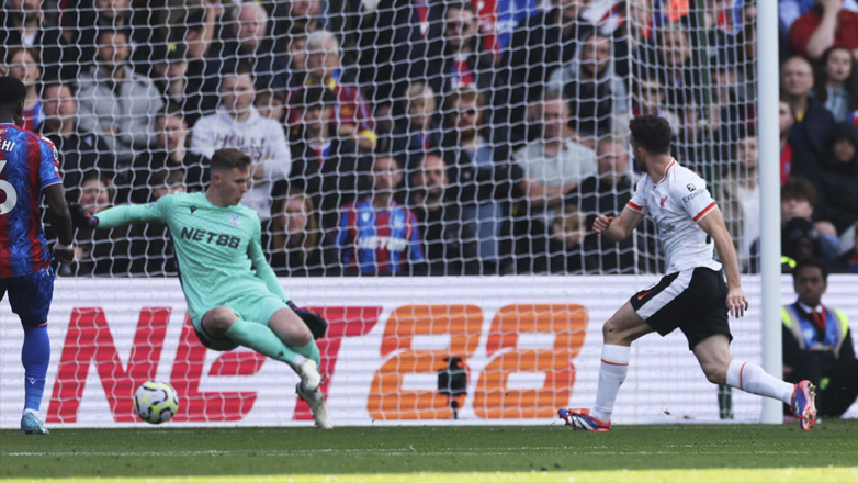 Αγγλία: Η Λίβερπουλ πέρασε (1-0) από την έδρα της Κρίσταλ Πάλας με βασικό τον Τσιμίκα!