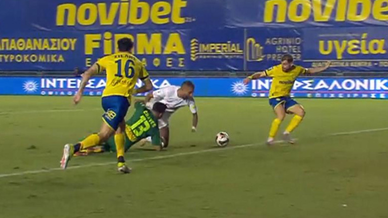 Διαμαρτύρεται για δύο πέναλτι η ΑΕΚ στο Αγρίνιο!