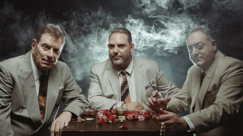 «Τα πήρες όλα και έφυγες – Η ζωή του Στράτου Διονυσίου» στο θέατρο Παλλάς