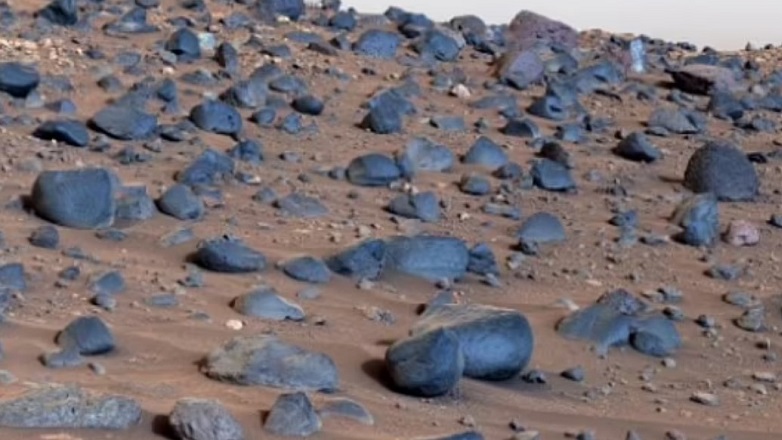 Εντυπωσιακή ανακάλυψη στον Άρη – «Ηφαιστειακοί» μπλε βράχοι σε εικόνες της NASA