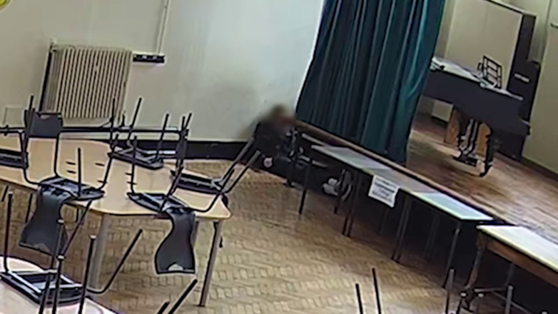 Κορίτσι 14 ετών σε αμόκ επιτέθηκε με μαχαίρι εναντίον δασκάλων και συμμαθητή της