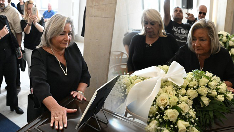 Μίμης Πλέσσας: Το τελευταίο «αντίο» στον σπουδαίο μουσικοσυνθέτη Μίμης Πλέσσας: Το τελευταίο «αντίο» στον σπουδαίο μουσικοσυνθέτη