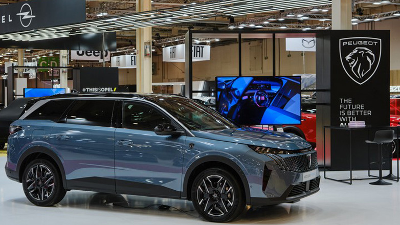 Peugeot: Πόλος έλξης το E-5008 στην έκθεση Αυτοκινήτου στο METROPOLITAN EXPO
