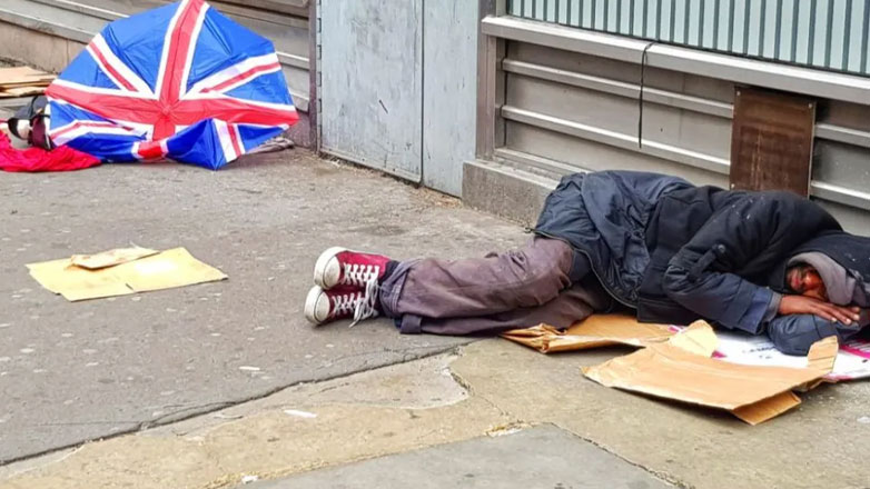 Το ποσοστό μεγάλης φτώχειας αυξάνεται στη Βρετανία και επηρεάζει ένα στα πέντε παιδιά