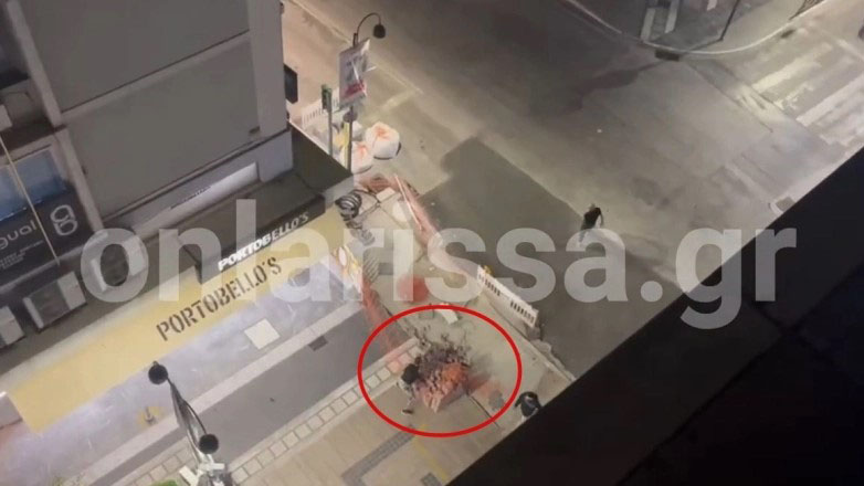 Λάρισα: Τον πήρε στο κυνήγι με τσιμεντόλιθο Λάρισα: Τον πήρε στο κυνήγι με τσιμεντόλιθο