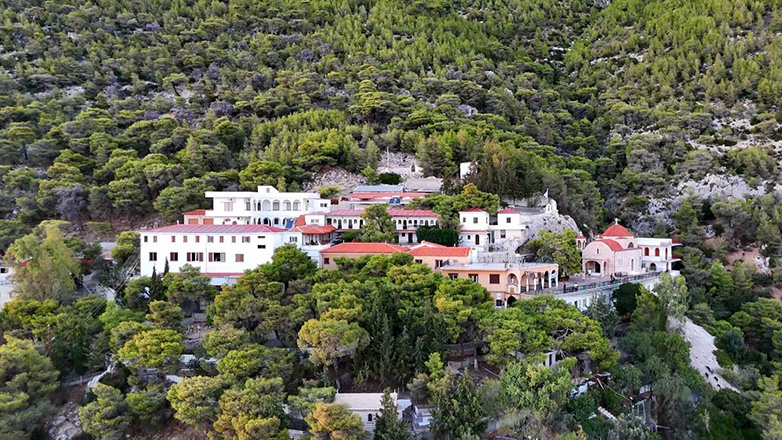 Ιερά Μονή Οσίου Παταπίου: Το ζωντανό μνημείο της Ορθοδοξίας από ψηλά