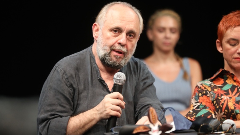 Σωτήρης Χατζάκης για το ΜeΤoo: «Δεν αρκεί να βγαίνει μια ηθοποιός και να λέει “το θυμήθηκα μετά από 20 χρόνια”»