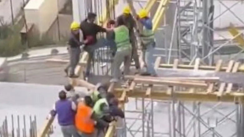 Άγριο ξύλο ανάμεσα σε Αλβανούς και Ρουμάνους εργάτες στο «Καμπ Νου»