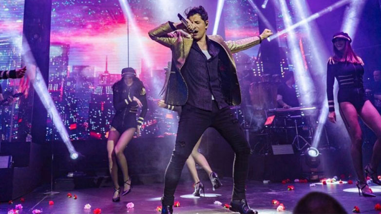 Σάκης Ρουβάς: Η ερωτική εξομολόγηση που δέχτηκε από θαυμάστρια κι έγινε viral!