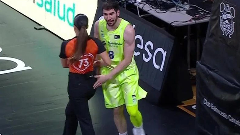 Μπαρτσελόνα: Χαμός με τον Μπριθουέλα που άγγιξε τα οπίσθια γυναίκας διαιτητή