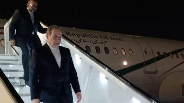 Έφτασε στο Κάιρο ο υπουργός Εξωτερικών του Ιράν