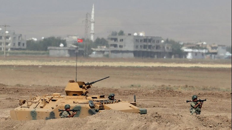 Aνταλλαγές πυρών μεταξύ Συριακών πολιτοφυλακών – Πυρκαγιά σε τουρκικό συνοριακό χωριό – Δεν ανταπέδωσαν οι τουρκικές δυνάμεις