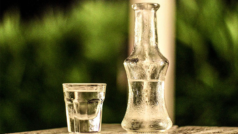 Κρήτη: Σε νοσοκομείο της Γερμανίας μεταφέρεται ο ένας τουρίστας που ήπιε σφηνάκι με απορρυπαντικό Κρήτη: Σε νοσοκομείο της Γερμανίας μεταφέρεται ο ένας τουρίστας που ήπιε σφηνάκι με απορρυπαντικό