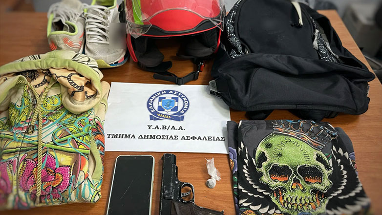 Βίντεο – ντοκουμέντο: Ο 44χρονος ληστής με το κόκκινο κράνος εν δράσει