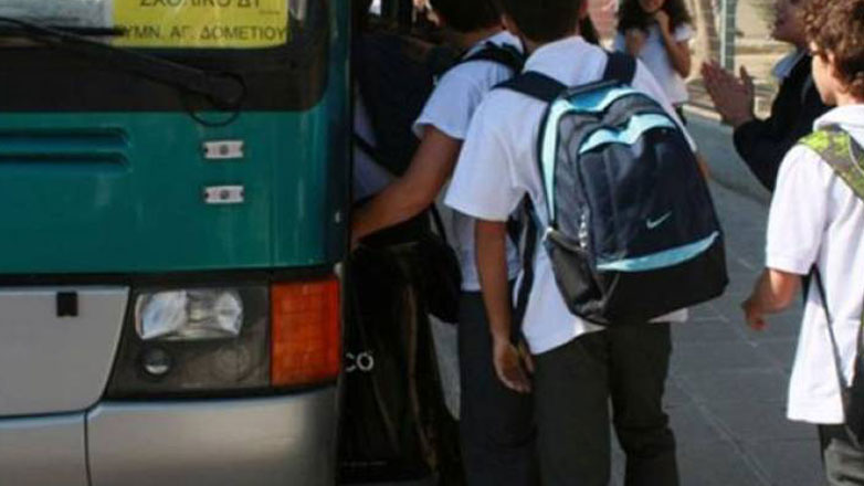 Απίστευτο: 26χρονος επιδειξίας μπήκε σε λεωφορείο με μαθητές και γδύθηκε!