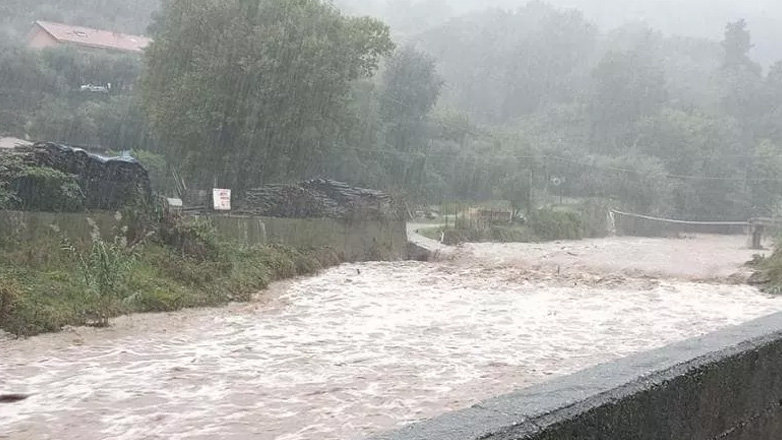 Νέο κύμα κακοκαιρίας πλήττει τη βορειοδυτική Ιταλία –  Υπερχείλισαν παραπόταμοι